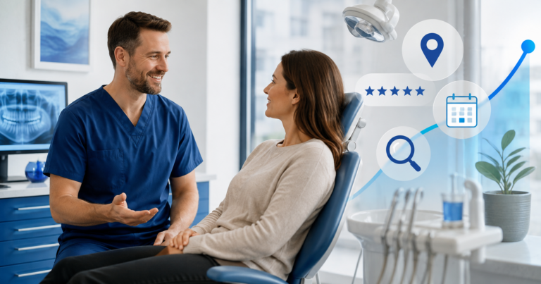 Tandlæge taler med en patient i en moderne klinik med symboler for lokal søgning, anmeldelser, online booking og øget synlighed.